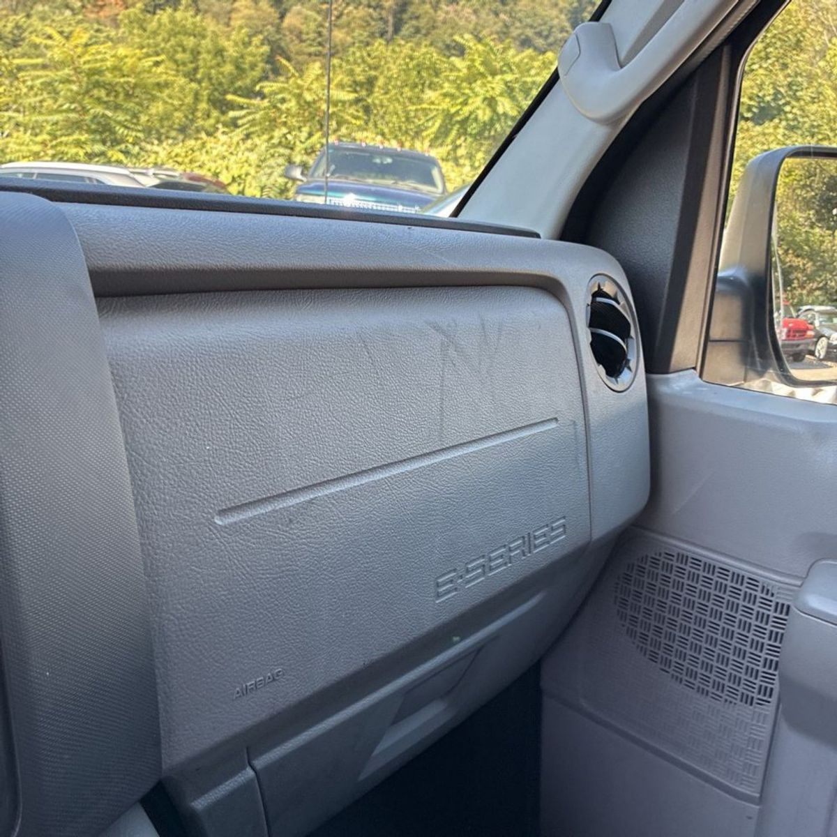 2011 Ford E-Series Cargo 30