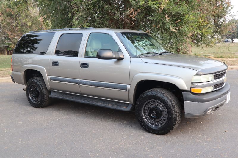 2003 Chevrolet Suburban Photos