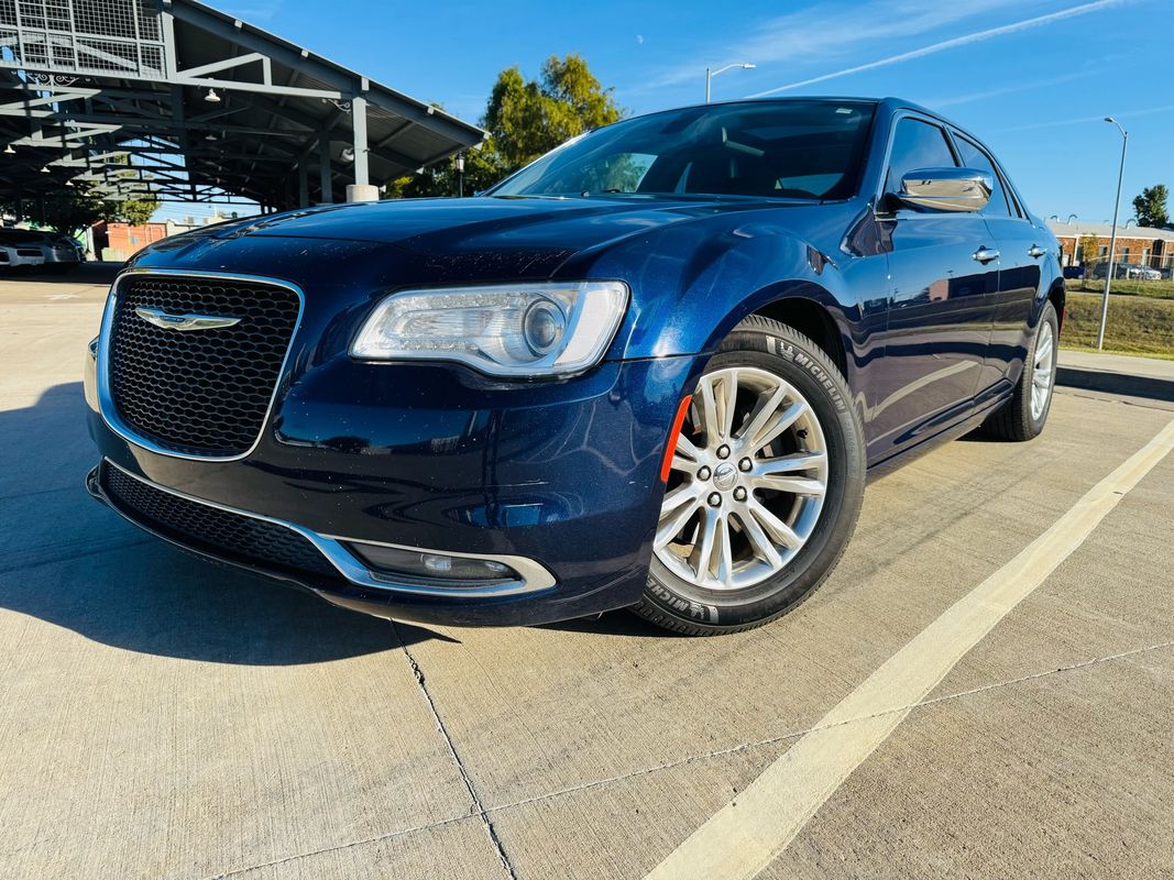 2017 Chrysler 300C C's photo