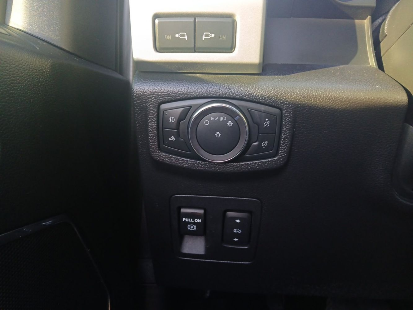 2020 Ford F-150 Lariat photo 11