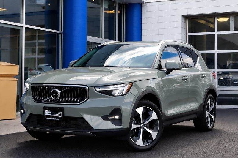 2024 Volvo XC40 B5 Plus Bright Theme for sale in Denver