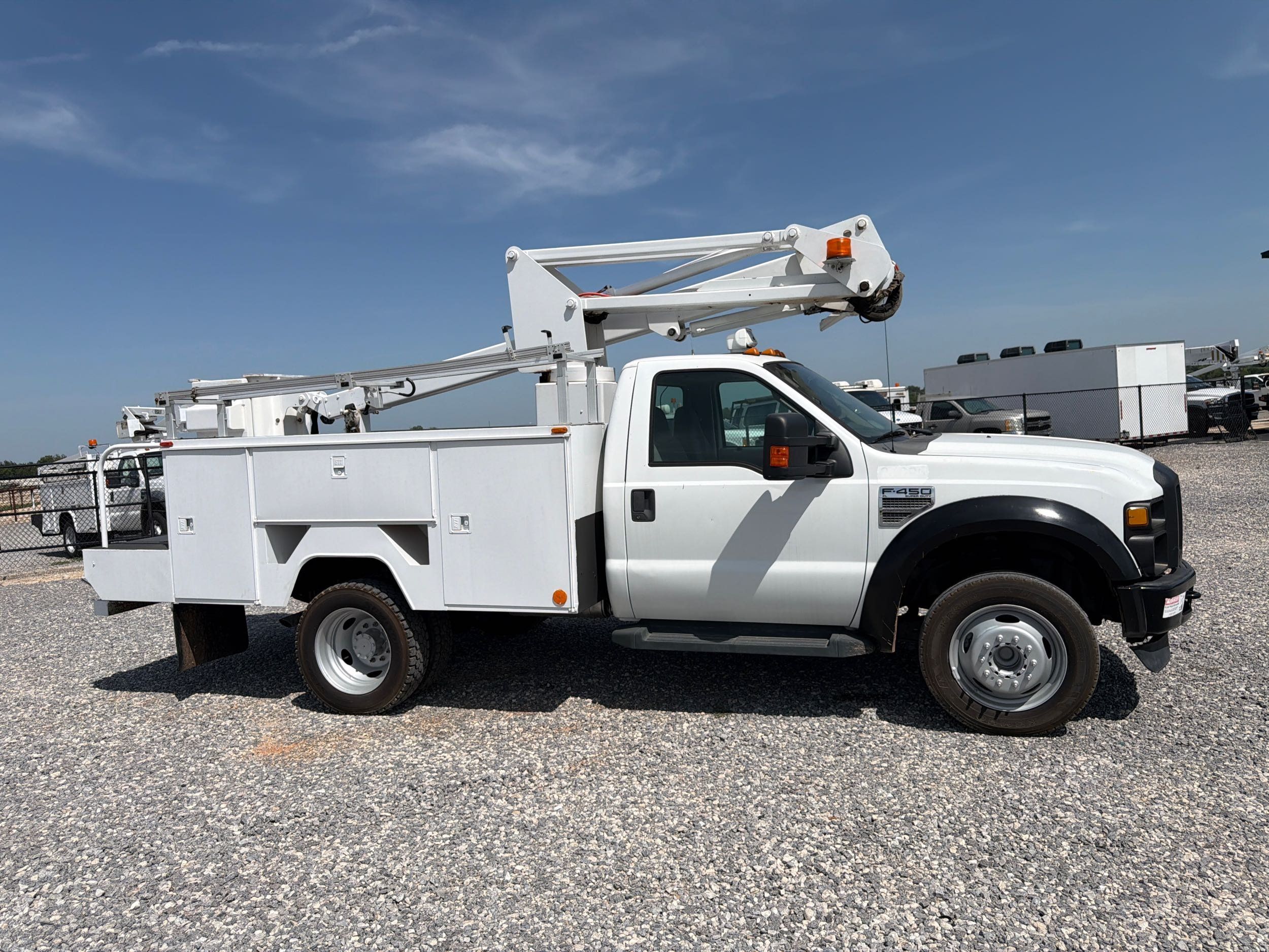 2008 Ford F-450 Super Duty Chassis Cab XLT - Photo 9