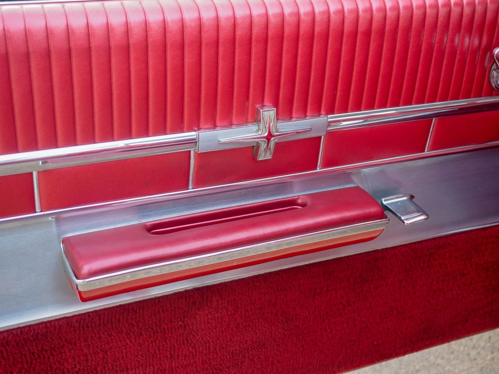 1963 Oldsmobile Starfire 70