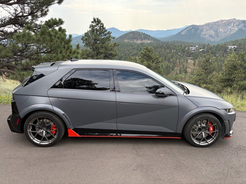 2025 Hyundai IONIQ 5 N - Photo 15