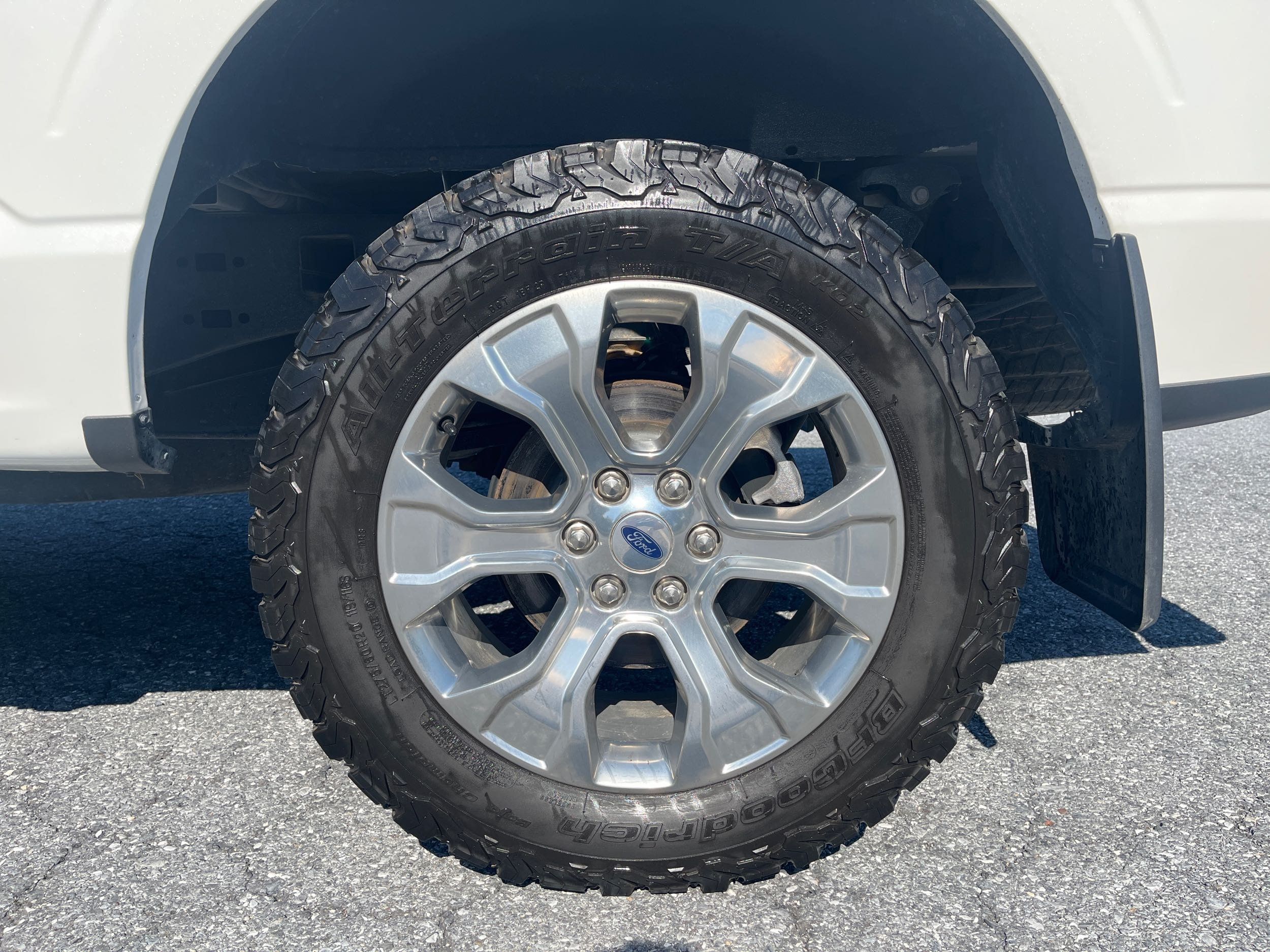 2022 Ford F-150 Platinum photo 11