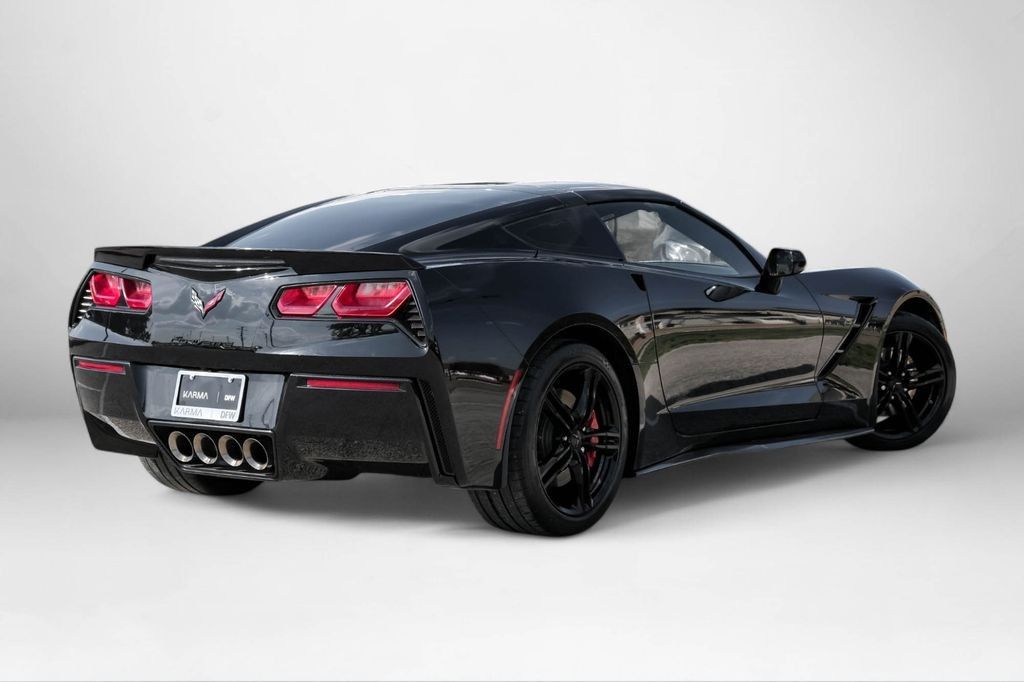 2017 Chevrolet Corvette Stingray 1LT photo 6