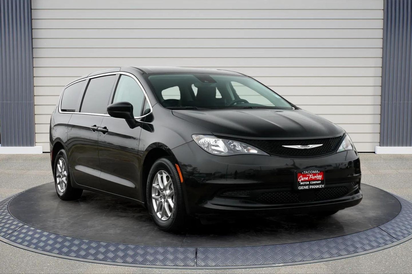 2023 Chrysler Voyager