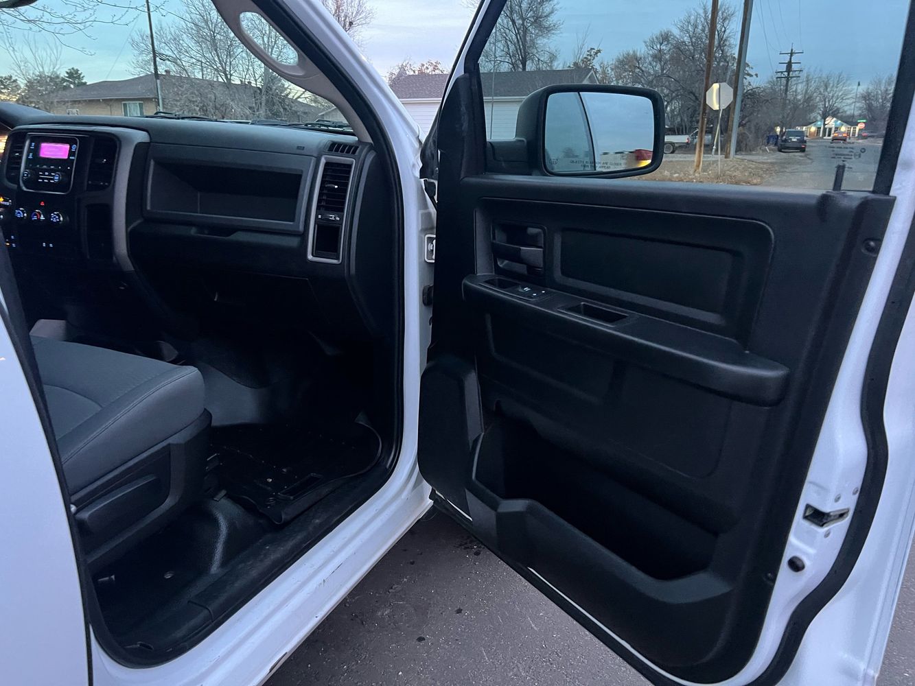 2018 RAM Ram 1500 Pickup Tradesman photo 22