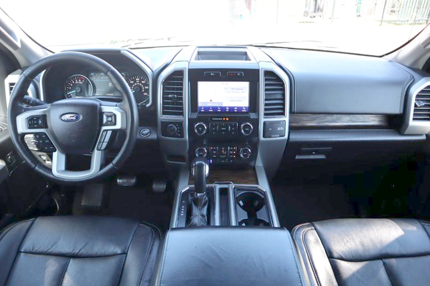 2019 Ford F-150 Lariat photo 19