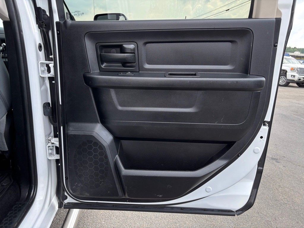 2017 Ram 2500 ST Tradesman photo 26