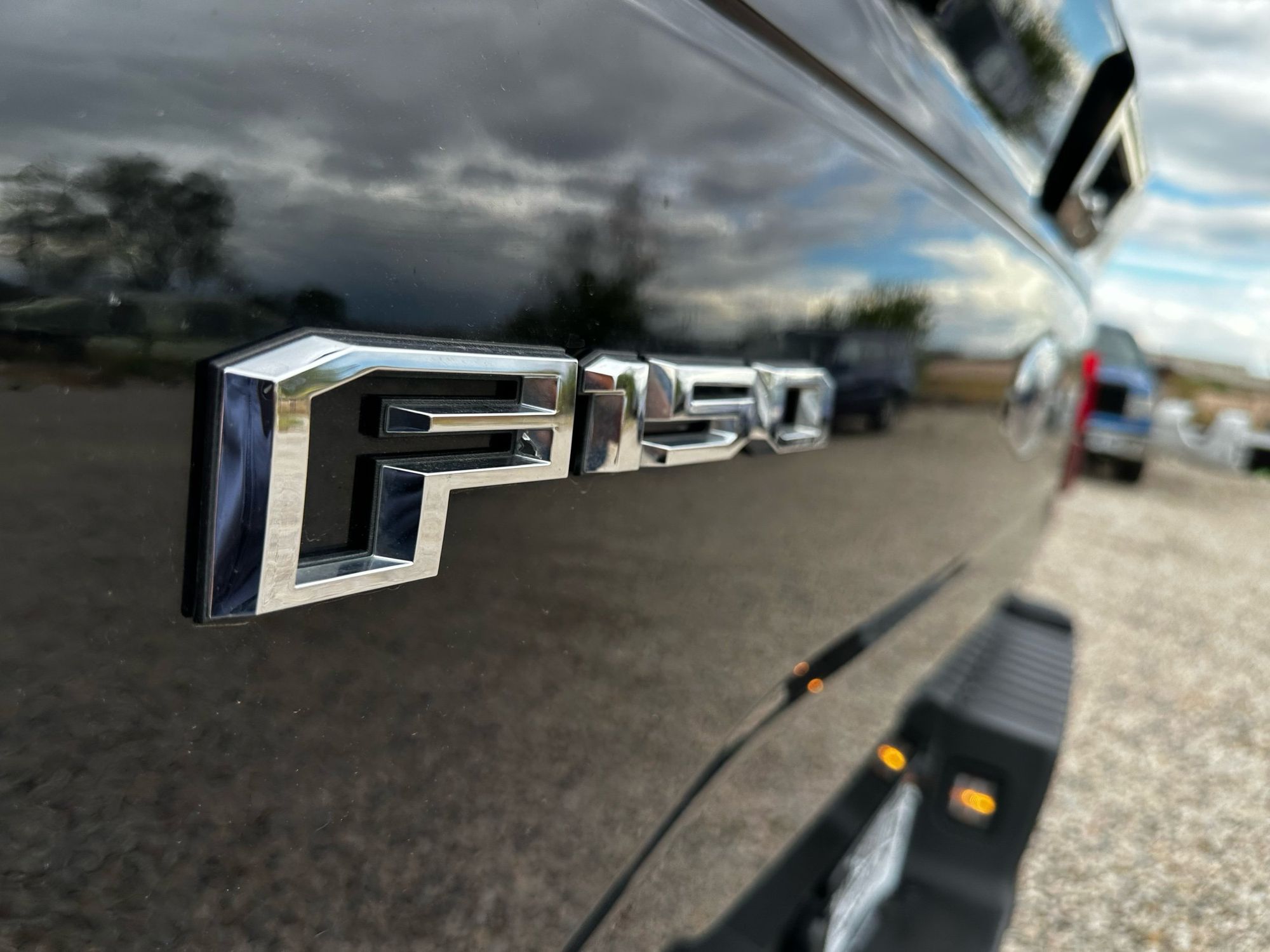 2016 Ford F-150 Lariat photo 38