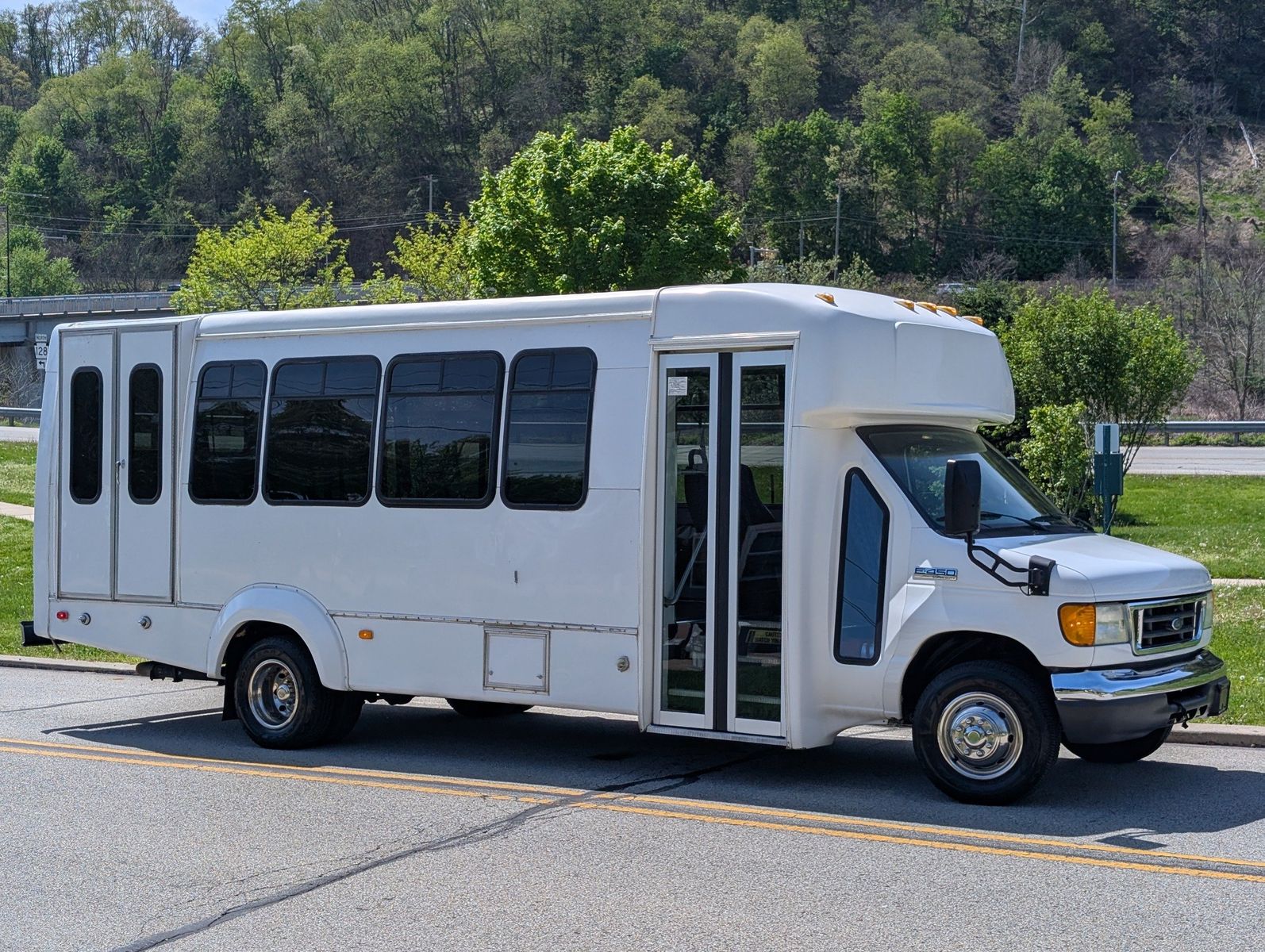 2007 Ford E-450 Cutaway 124