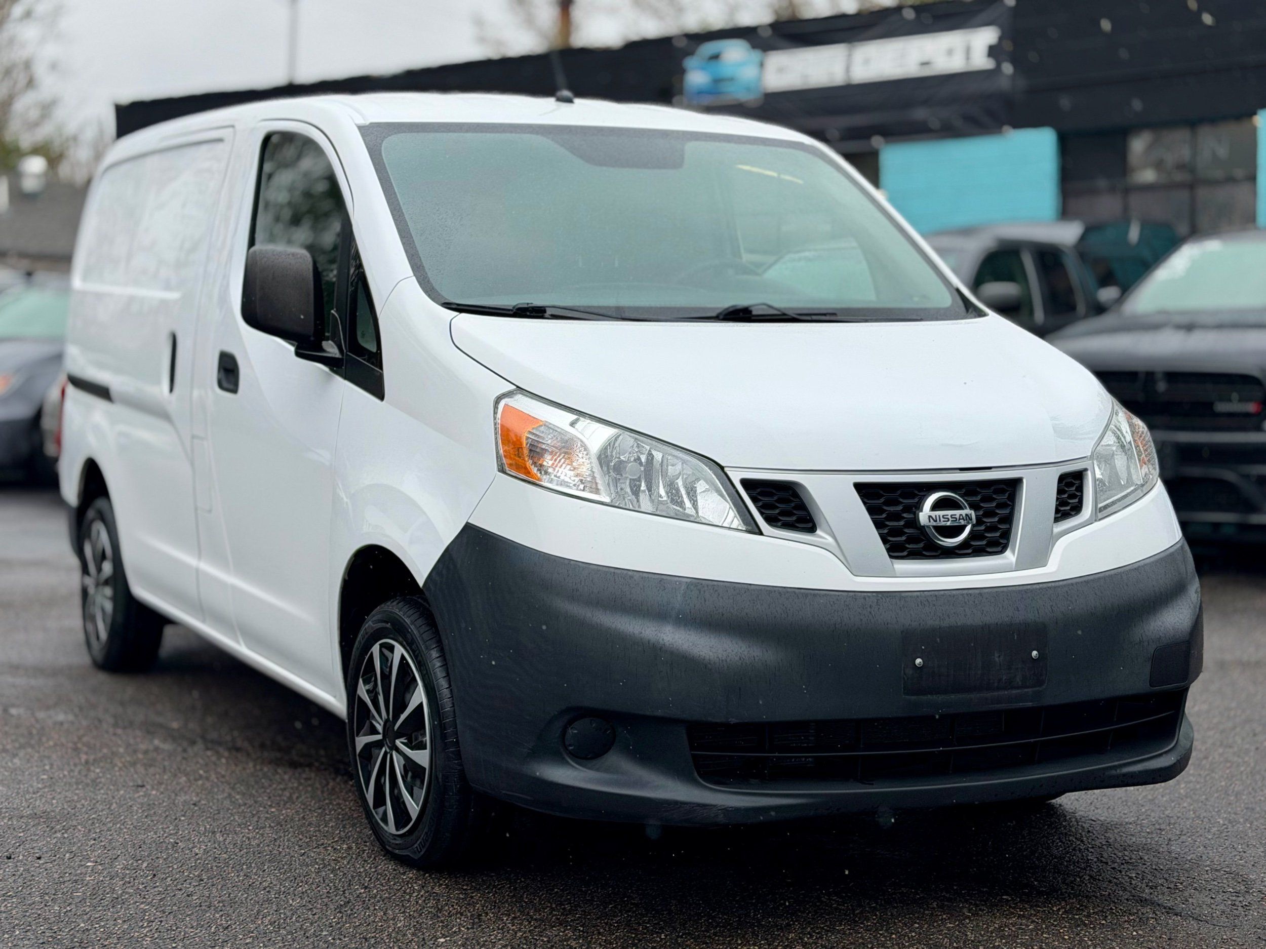 2018 Nissan NV200 S's photo