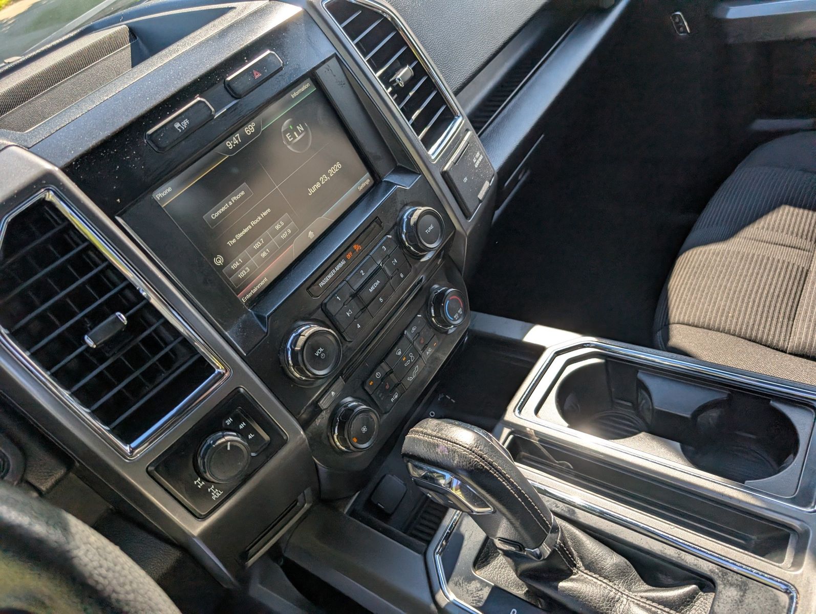 2015 Ford F-150 55