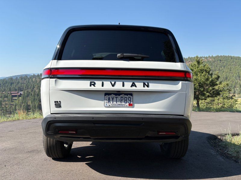 2025 Rivian R1S Adventure - Photo 13
