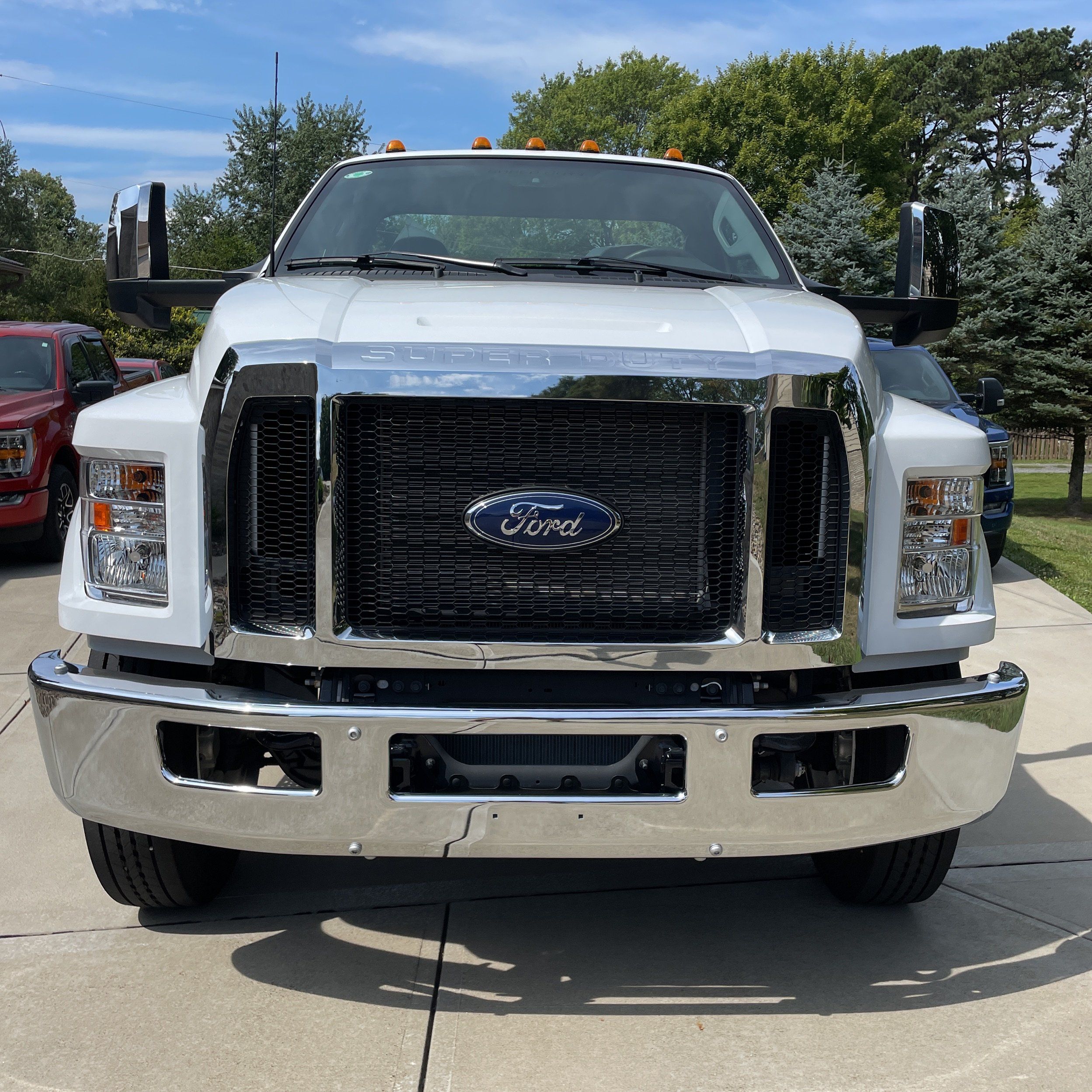 2025 Ford F-750 SuperCab photo 35