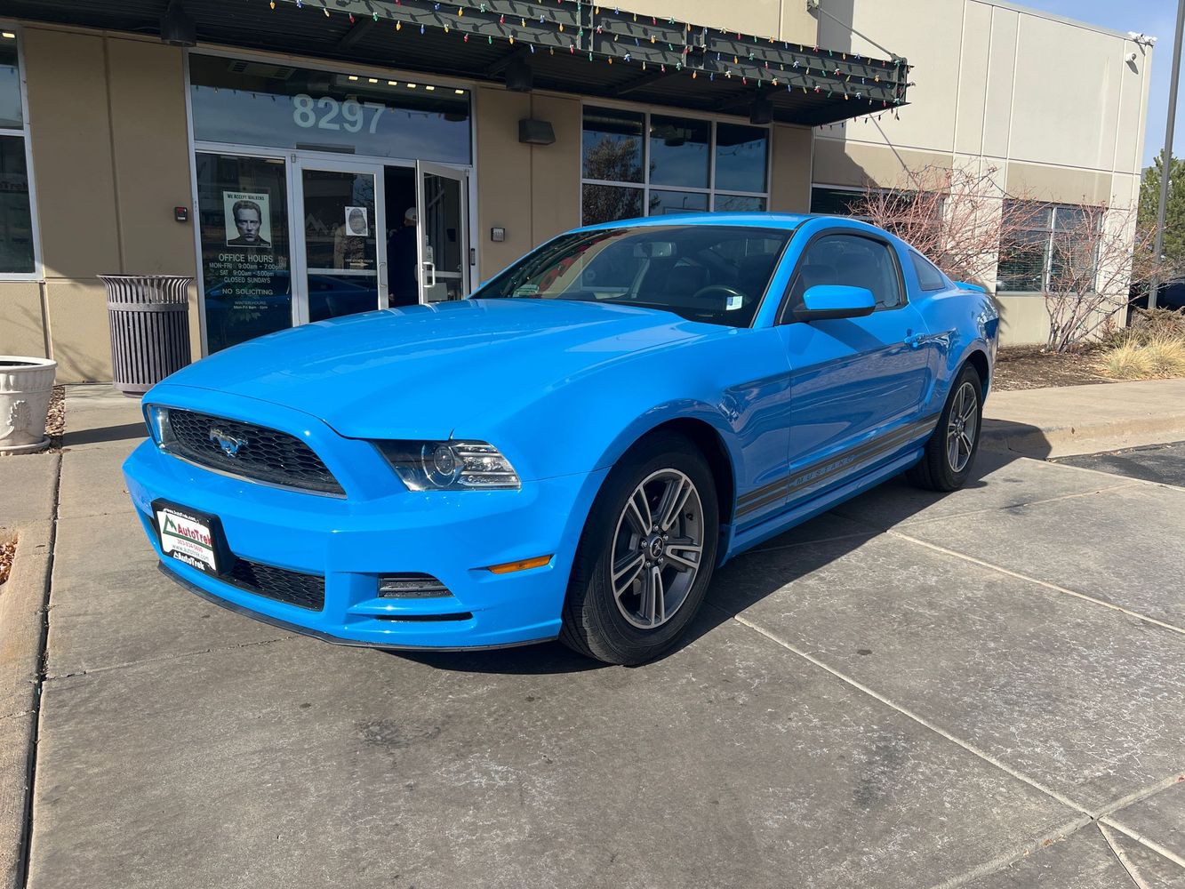 2013 Ford Mustang V6 Premium photo 2