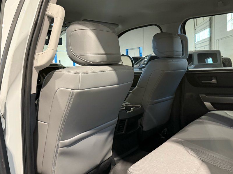 2022 Toyota Tundra SR5, photo 13