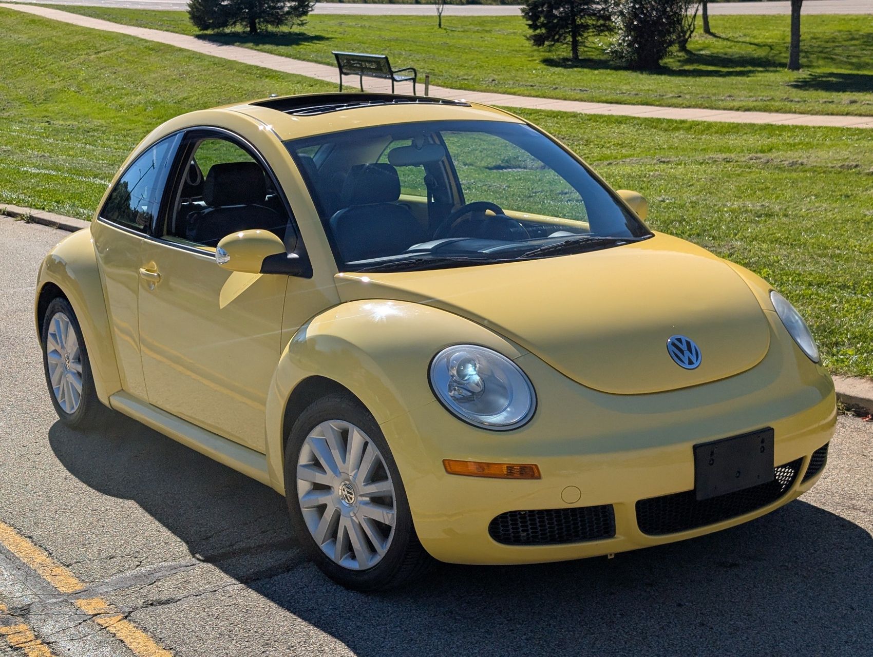 2008 Volkswagen New Beetle 87