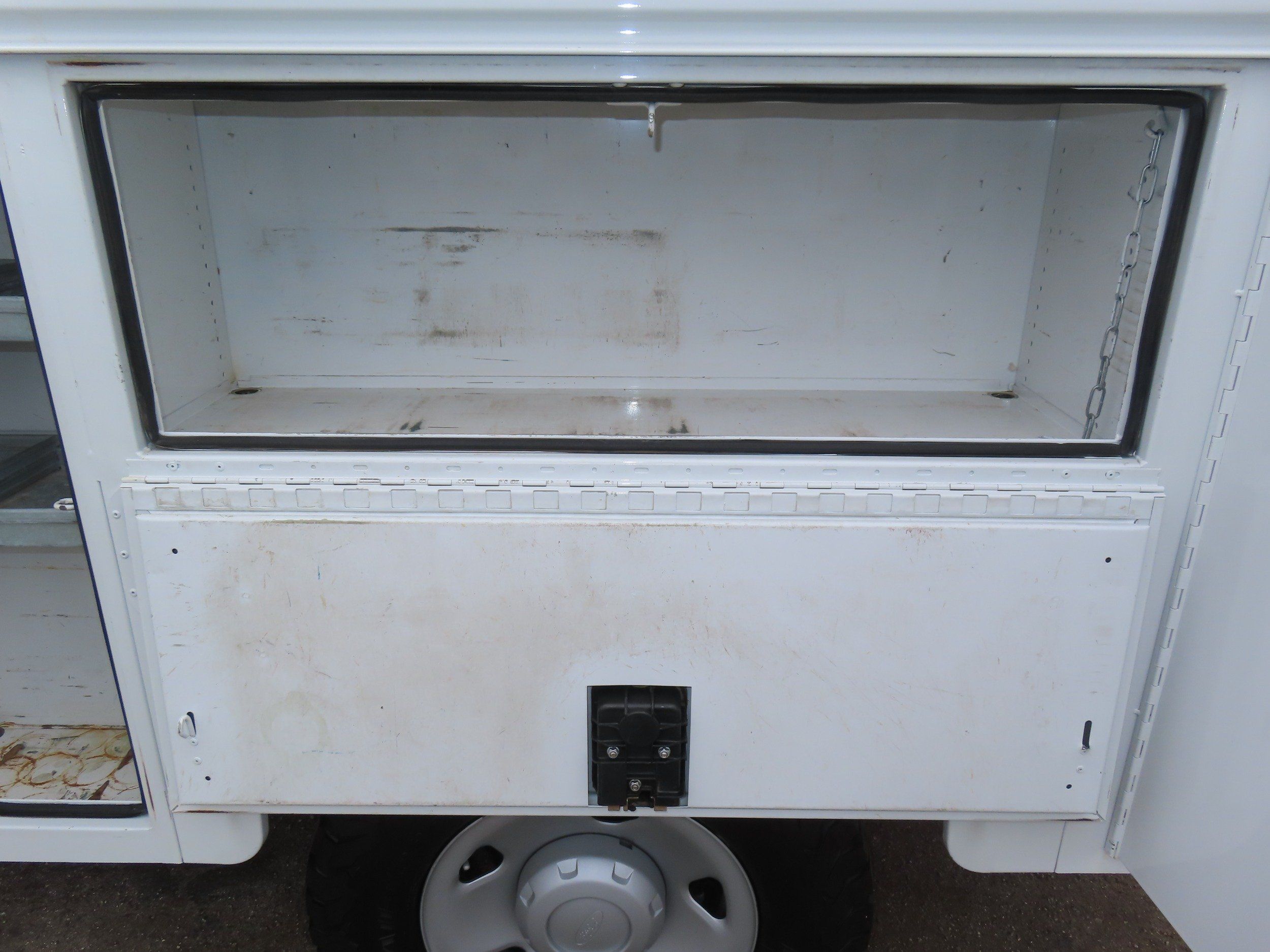 2009 Ford F-350 Super Duty XL - Photo 32
