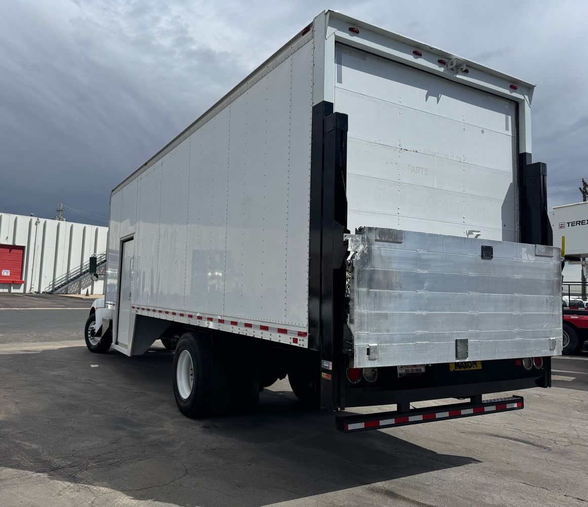 2019 Kenworth T3 Series photo 3
