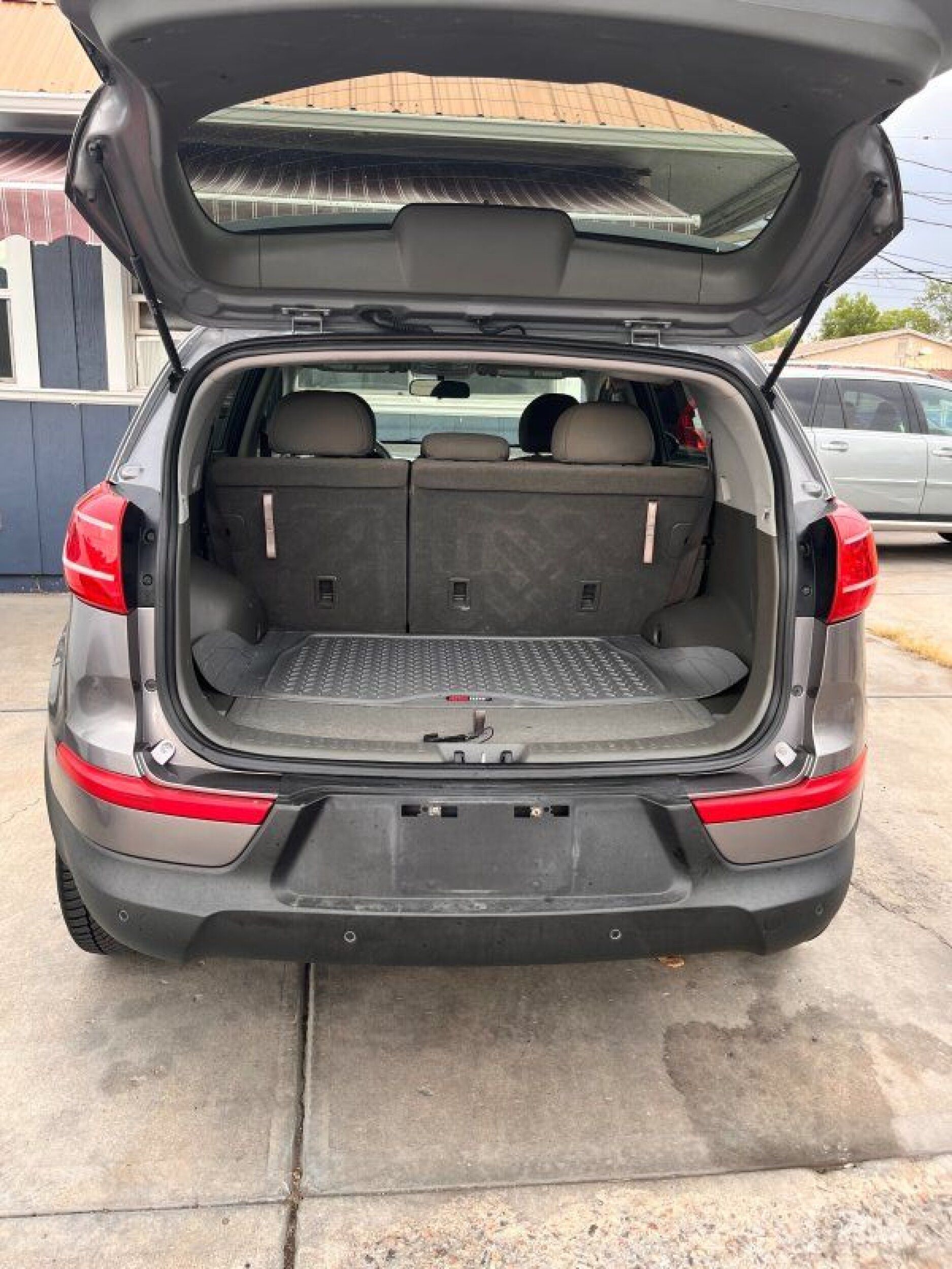 2010 Pontiac Vibe - Black exterior view 9