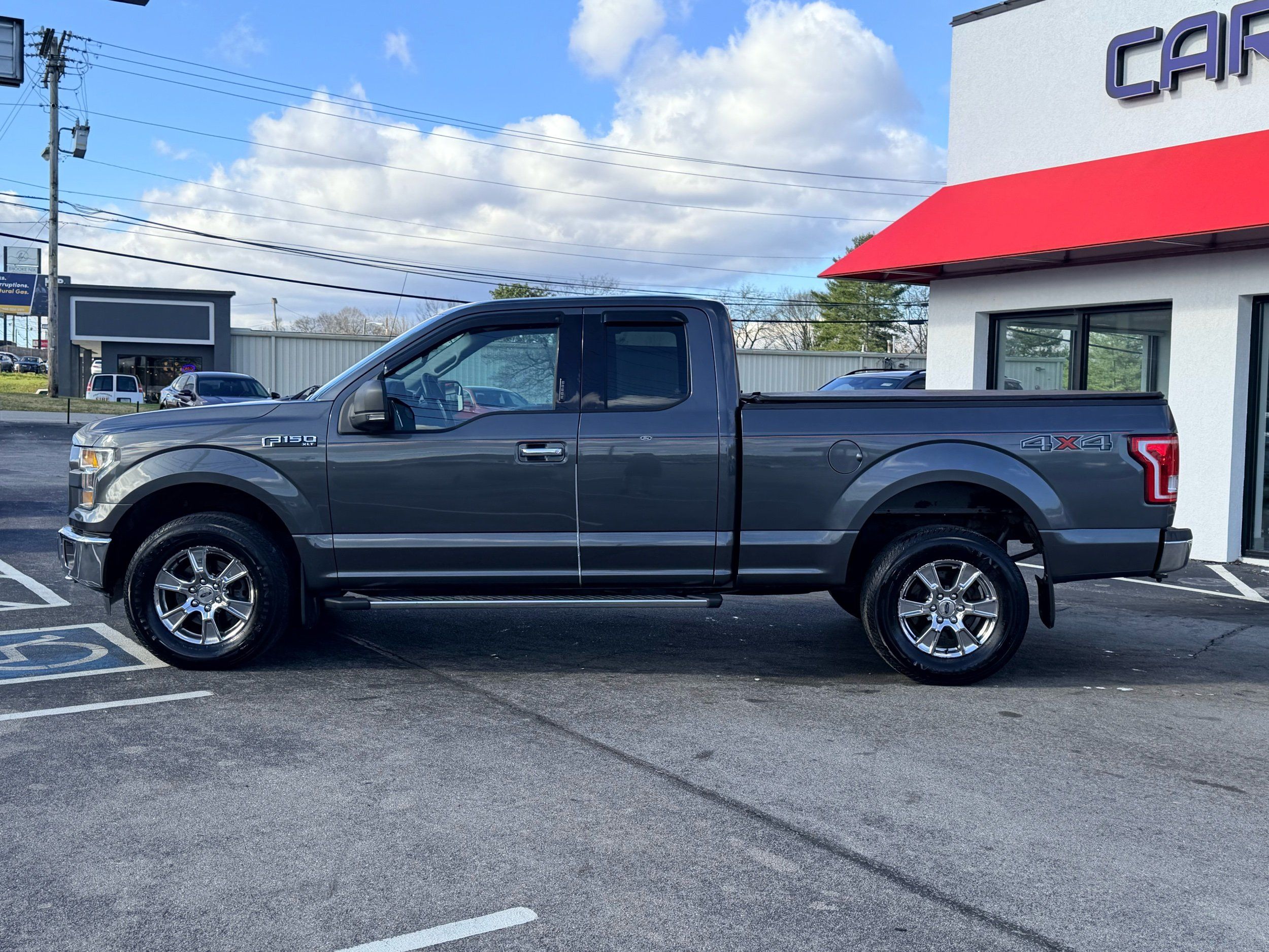 2016 Ford F-150 XLT photo 3