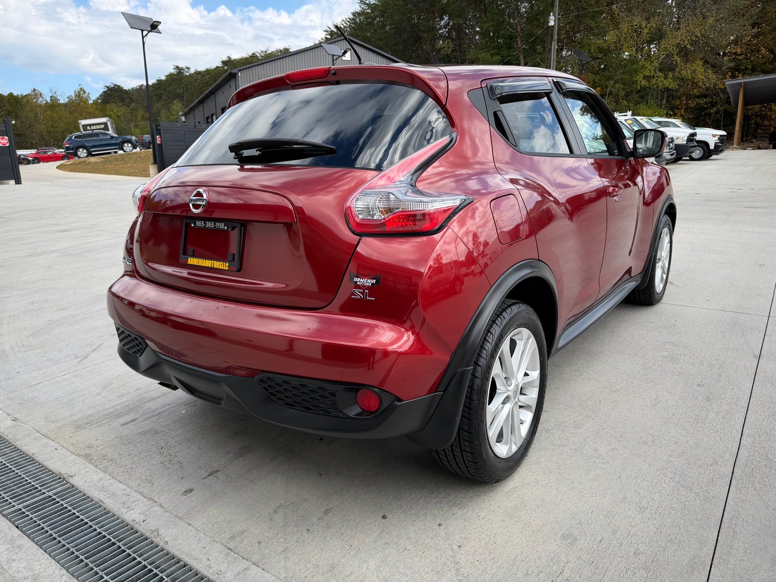 2015 Nissan Juke SL photo 2