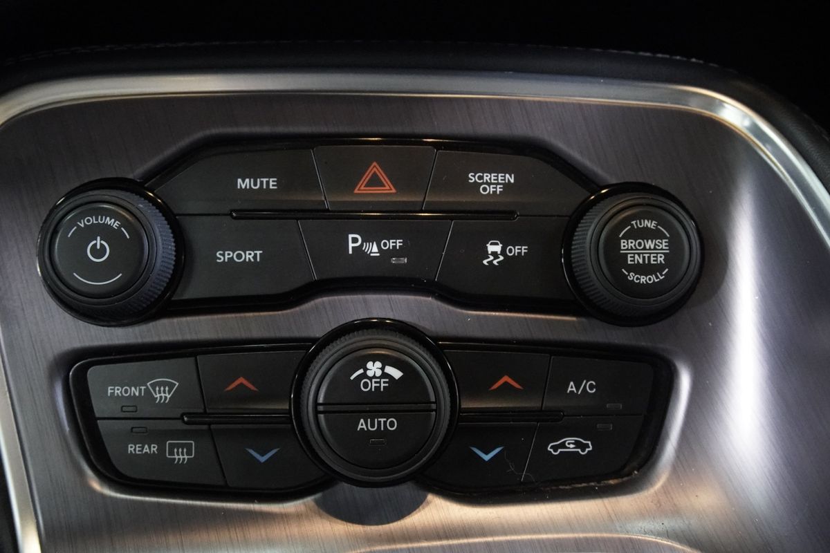 2018 Dodge Challenger SXT Plus