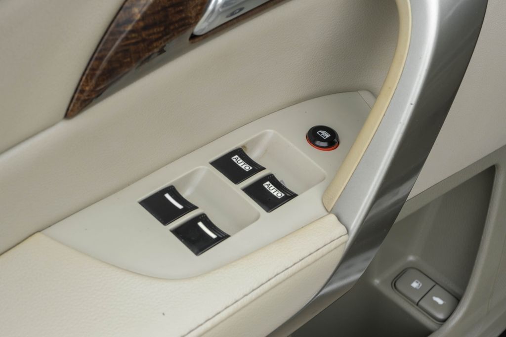 2011 Acura MDX Base photo 44