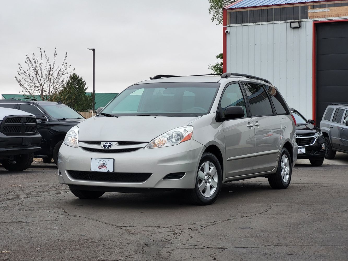 2008 Toyota Sienna LE 7-Passenger's photo
