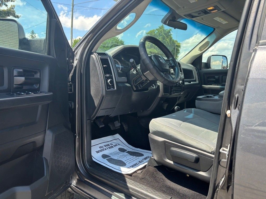 2017 Ram 2500 ST Tradesman photo 16