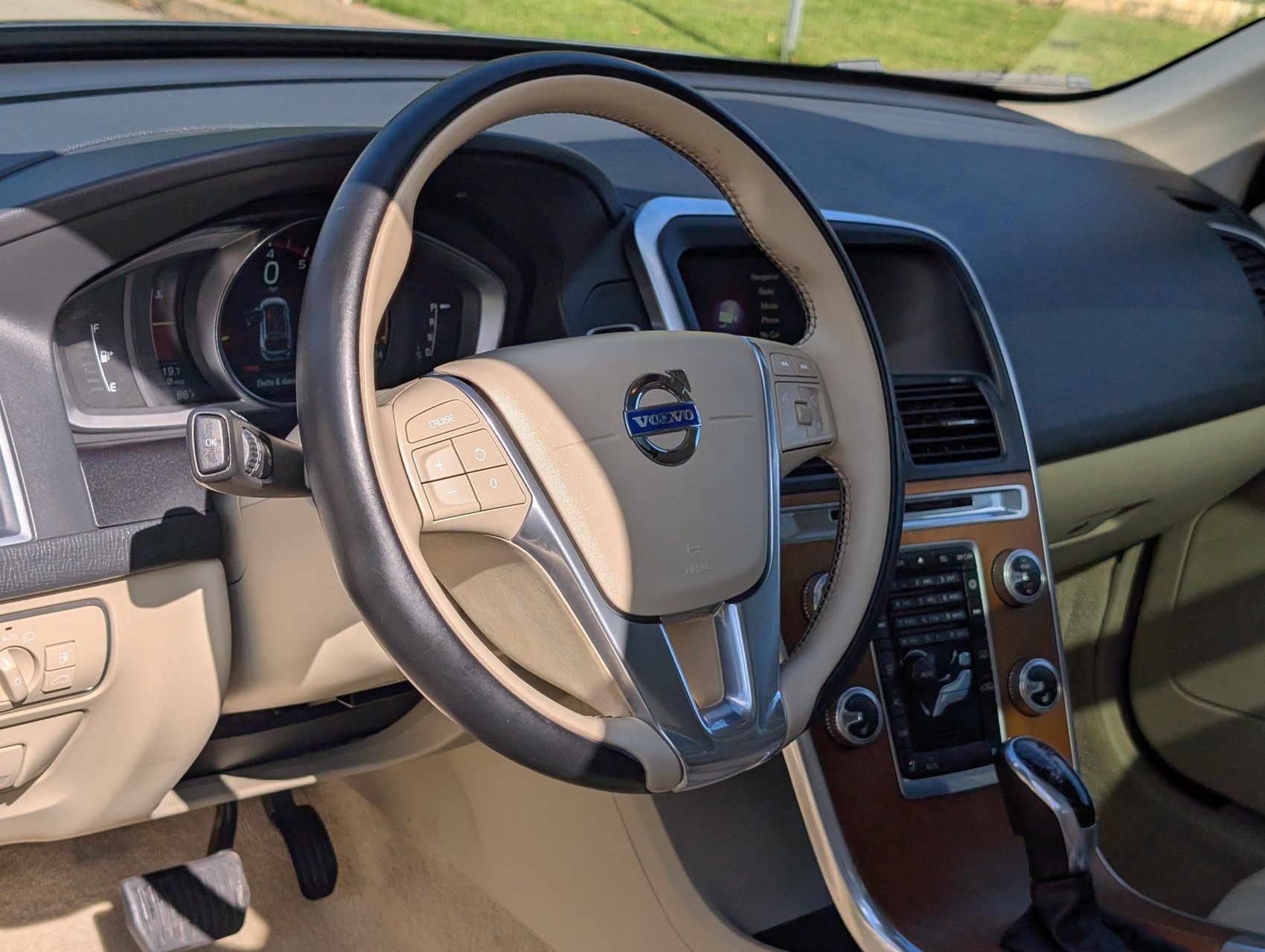 2016 Volvo XC60 76