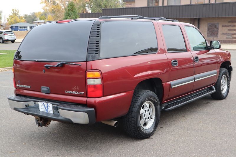 2003 Chevrolet Suburban Photos