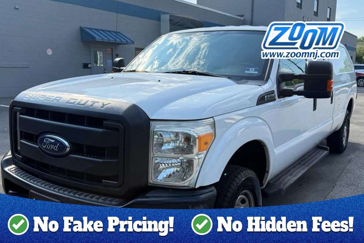 White 2014 Ford F-250 Super Duty Pickup Truck Four-Wheel Drive 6-Speed Automatic