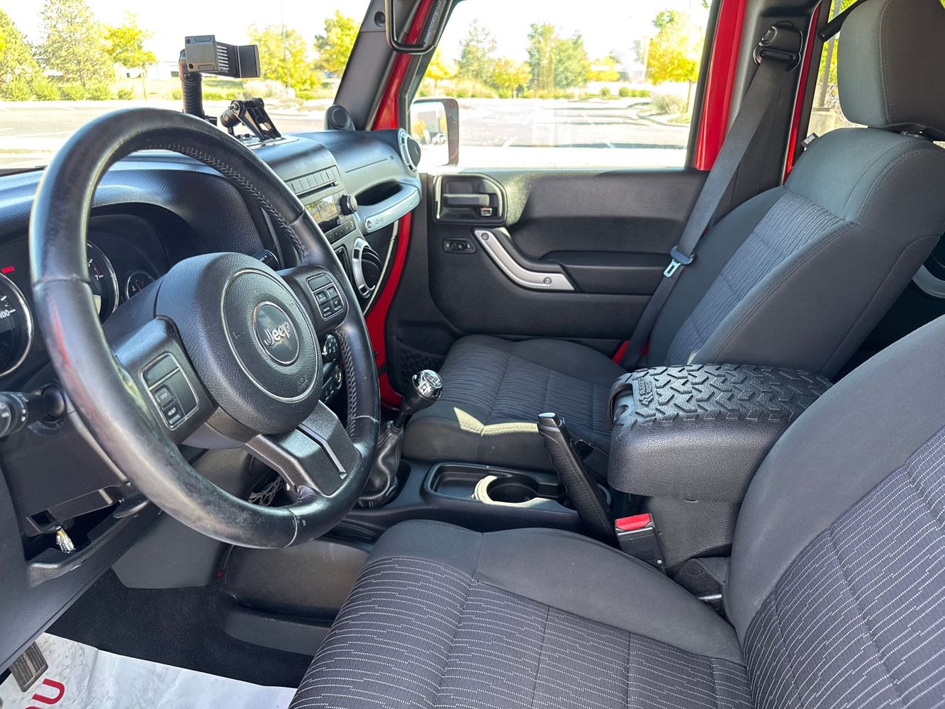 2012 Jeep Wrangler Unlimited Rubicon photo 14