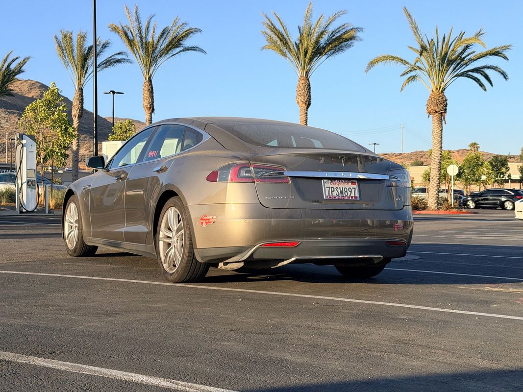 2015 Tesla Model S 85