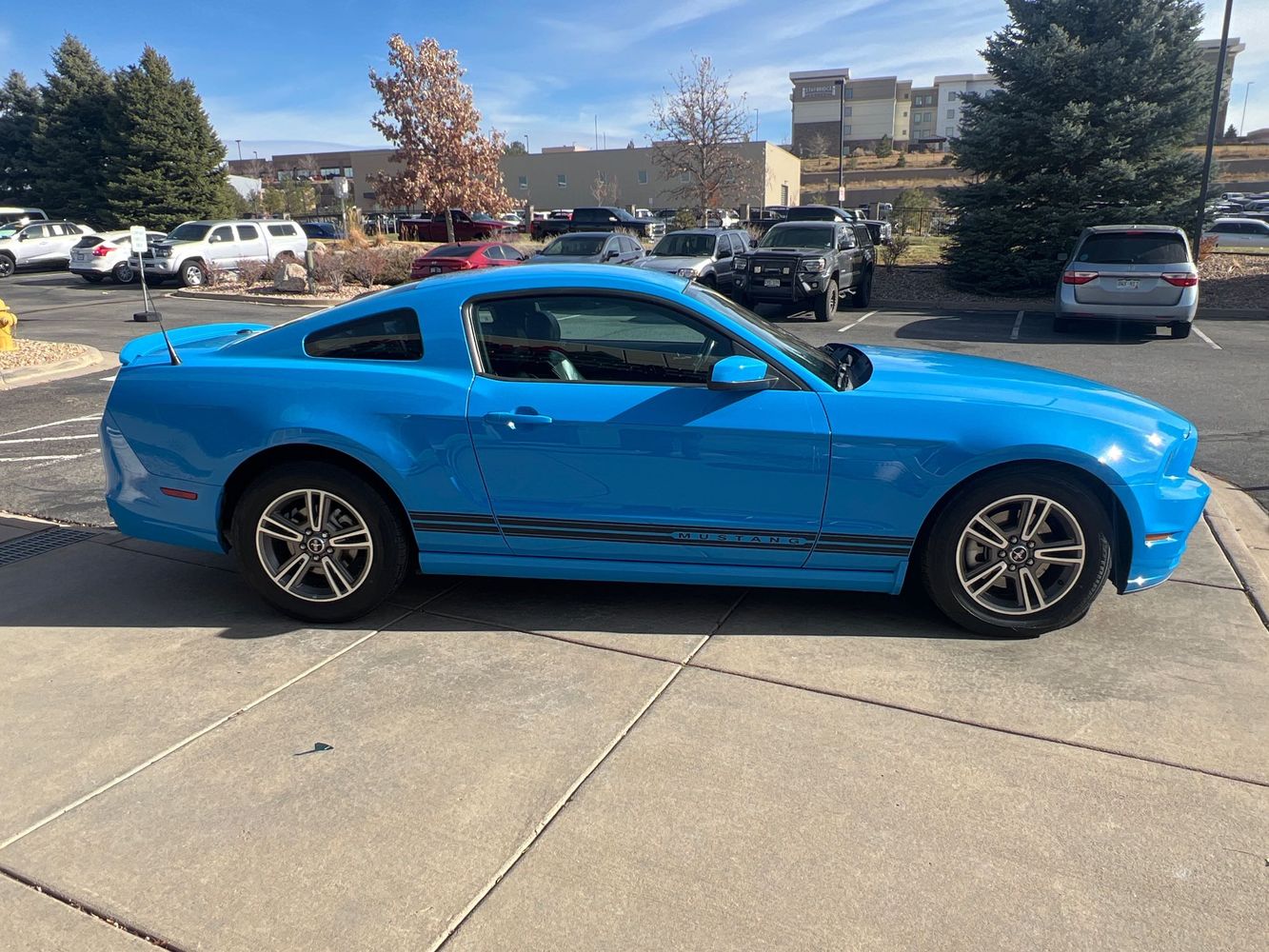 2013 Ford Mustang V6 Premium photo 5