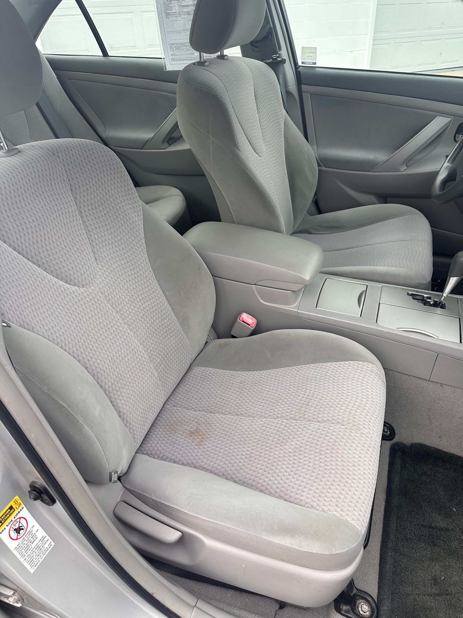 2011 Toyota Camry LE photo 11