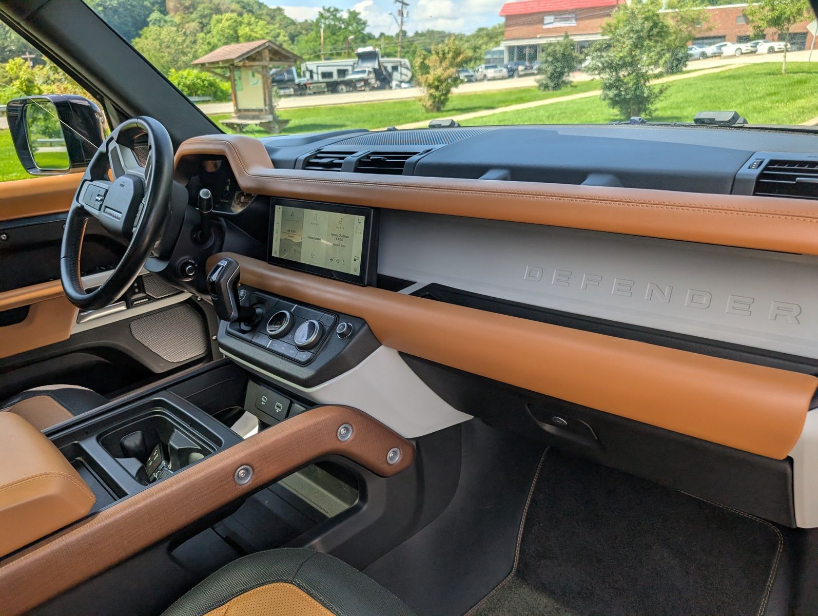 2024 Land Rover Defender 80