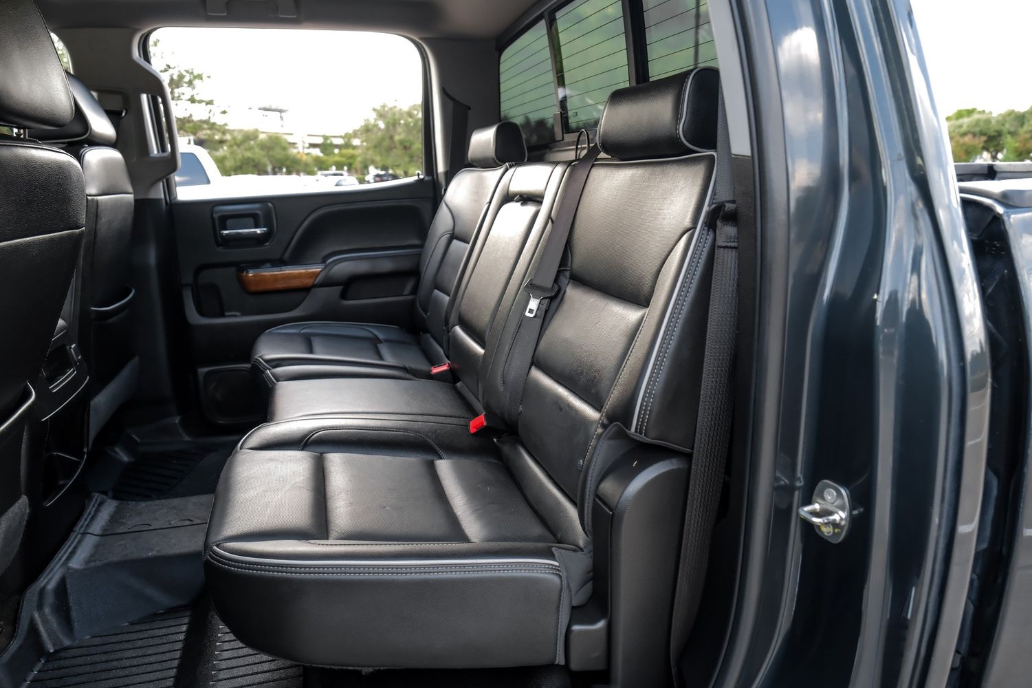 2018 Chevrolet Silverado High Country photo 47