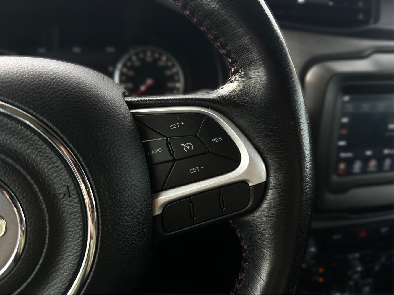 2018 Jeep Renegade Trailhawk photo 28
