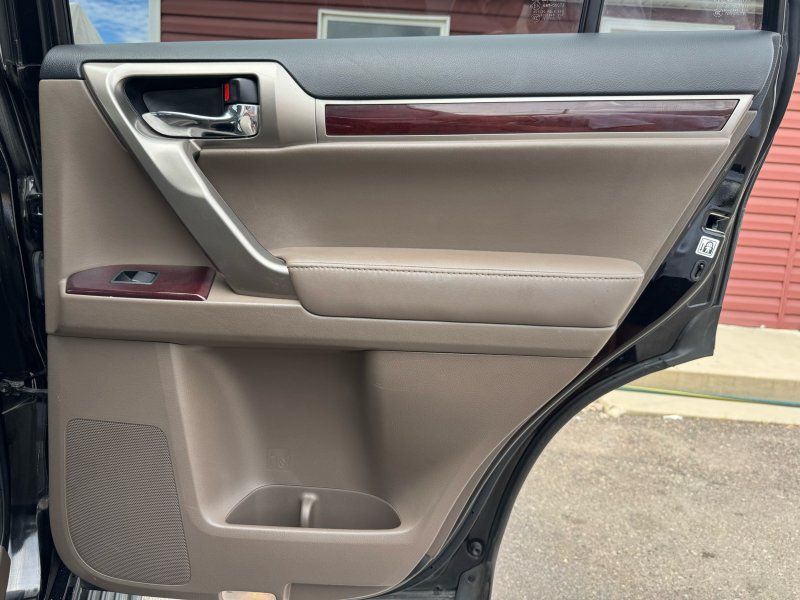 2019 Lexus GX 460 Premium photo 24