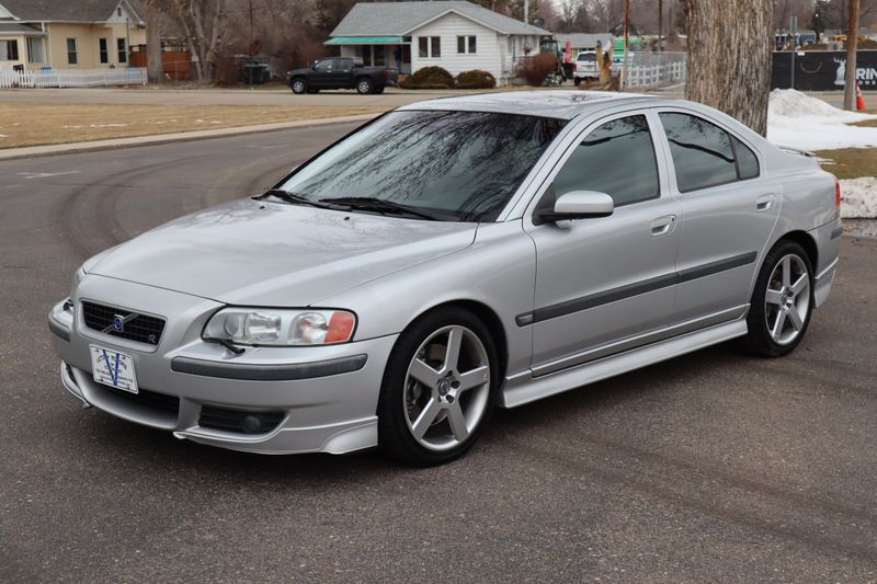 2004 Volvo S60 R Photos