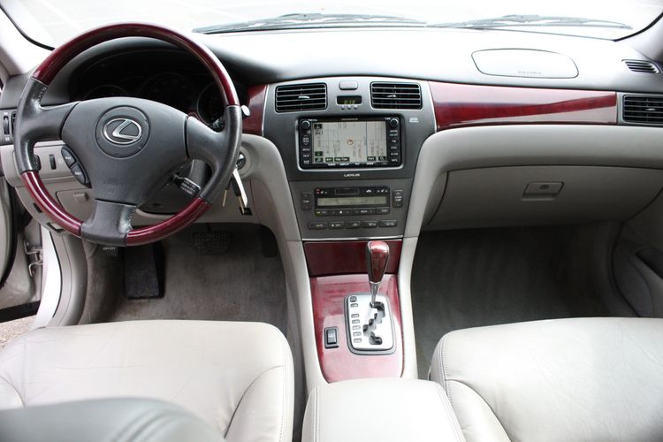 2004 Lexus ES 330 | Victory Motors of Colorado