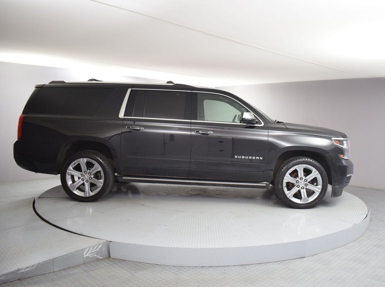 2017 Chevrolet Suburban Premier's photo