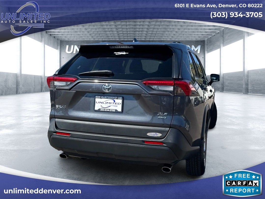 2020 Toyota RAV4 XLE photo 4