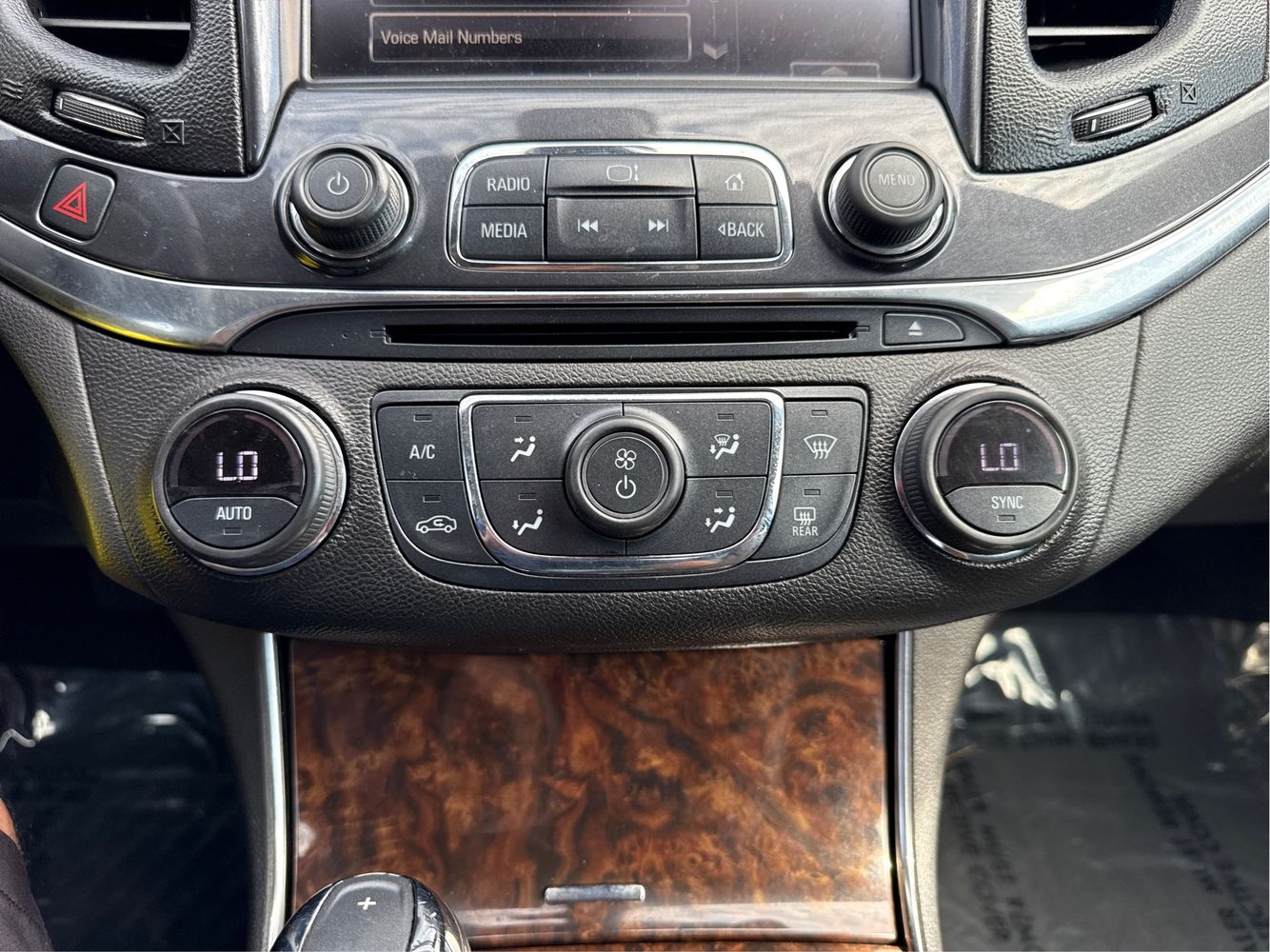 2015 Chevrolet Impala 1LT photo 19