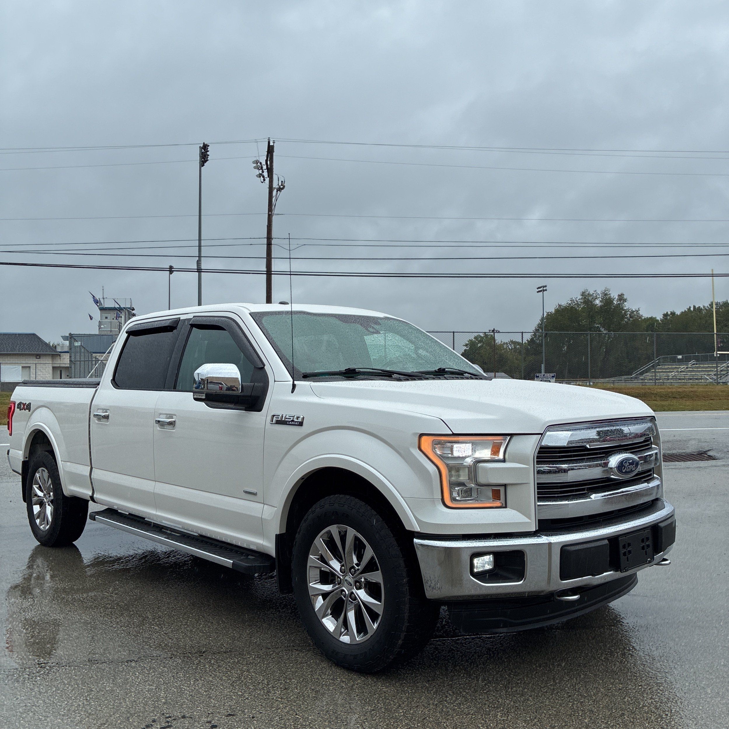 2015 Ford F-150 Lariat photo 37