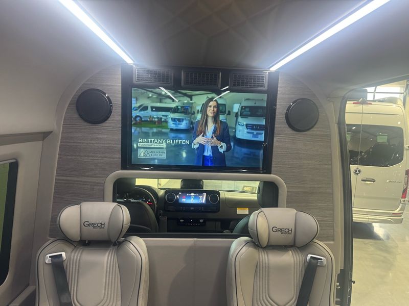 2027 LUSSO